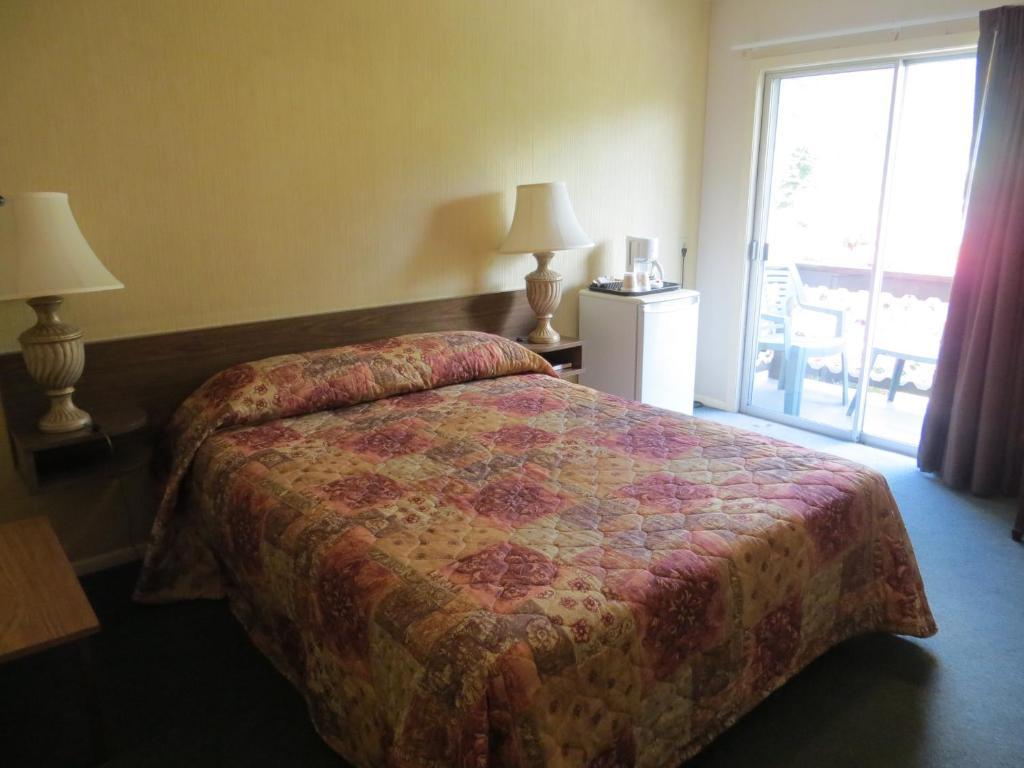 Harrison Village Motel 해리스핫스프링스 객실 사진